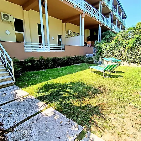 Trilocale Sporting Con Giardino Privato E Wifi - Sunset סירמיונה